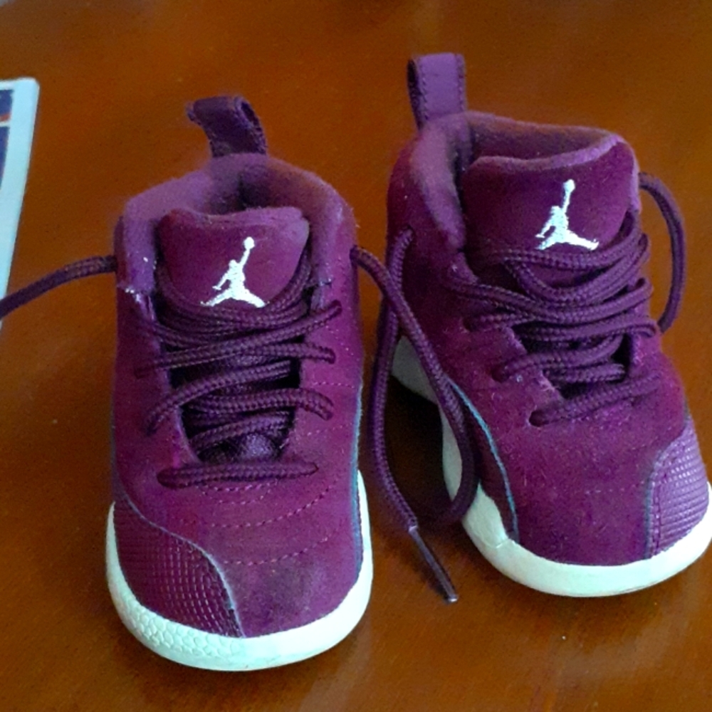 Baby 4C Jordan 12 Bordeaux Sneakers